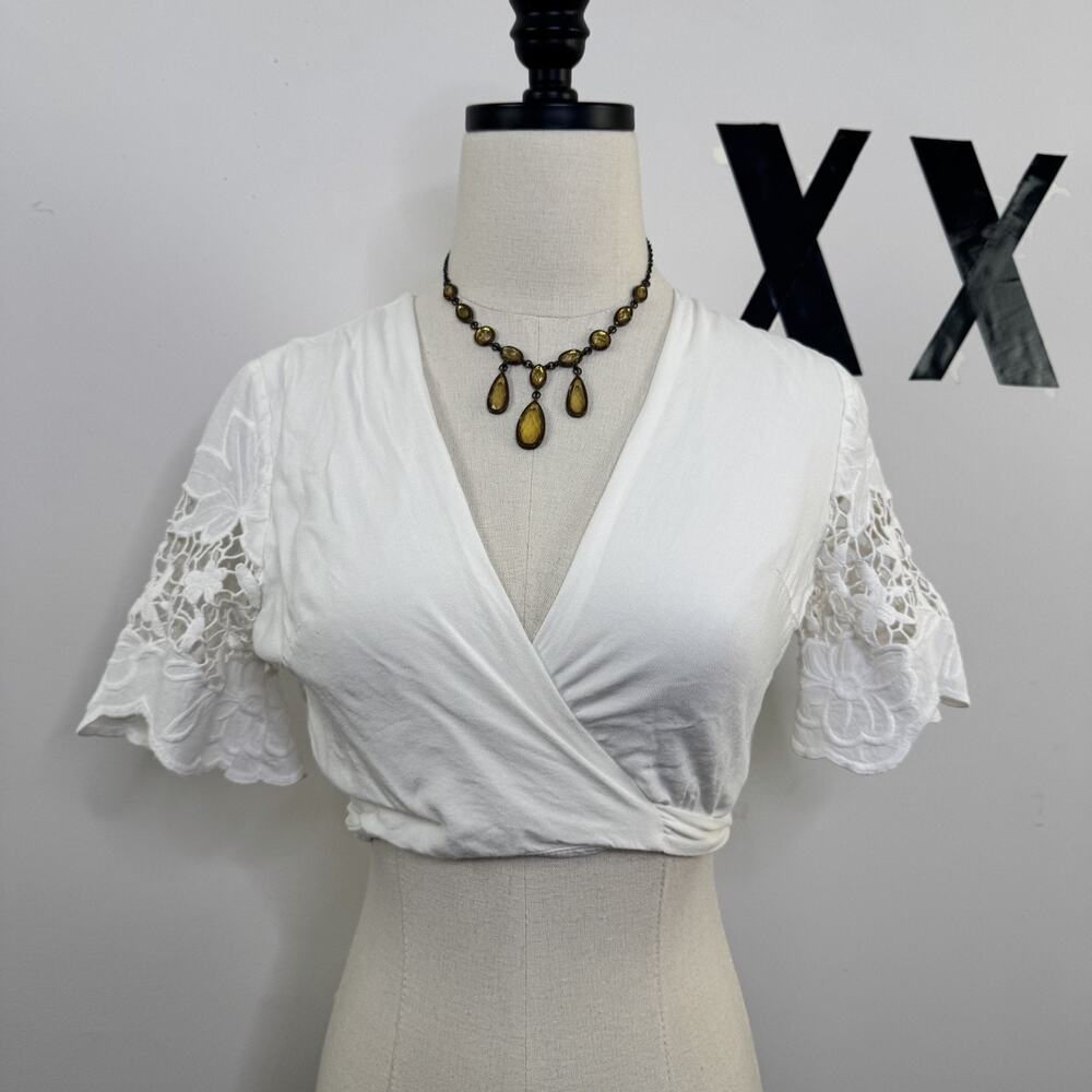 Vintage Y2K White Eyelet Cotton Broderie Anglaise Wrap Crop Top XS